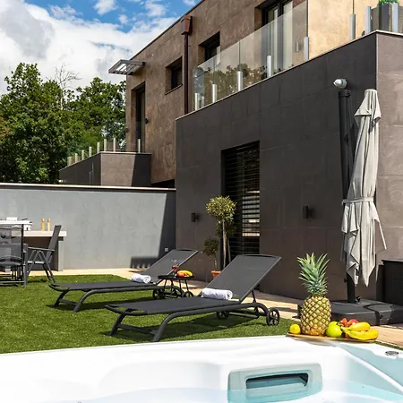 Villa Porta Verde I - Private Pool Villa * Balatonalmádi