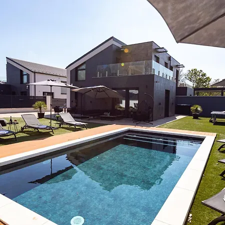 Villa Porta I - Private Pool Balatonalmadi