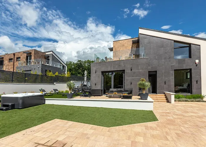 Villa Porta Verde I - Private Pool Villa Balatonalmádi