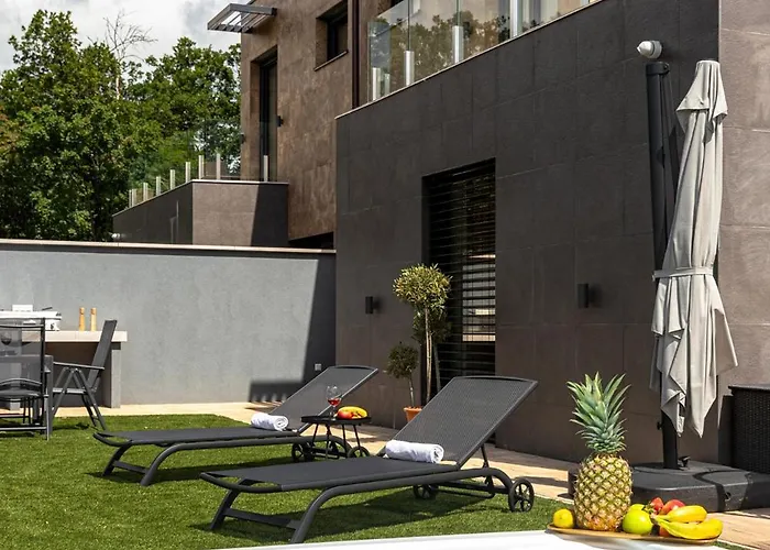 Villa Porta Verde I - Private Pool Villa * Balatonalmádi